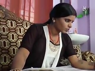 Desi sex-crazed housewife rinsing round devar